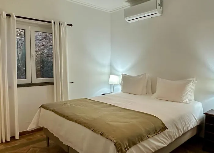 Portel - Private Pool - 8 Pax - Sao Bras De Alportel Дом отдыха Сан-Браш-ди-Алпортел